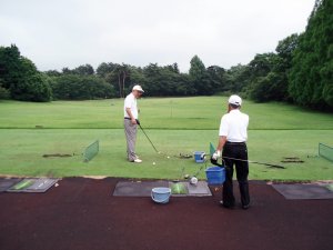 7月19日（木）千葉カントリークラブ　　梅郷　１．０Ｒ　雨のち曇り　6,374ｙ　イン42　アウト42