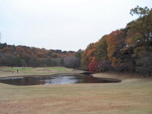 11月29日（木）嵐山カントリークラブ　１．０Ｒ　曇り　6,137ｙ　アウト40　イン38