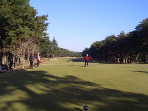 １１月１８日（土）江戸崎　東　１．０Ｒ　晴れ　6,901ｙ　アウト39　イン44